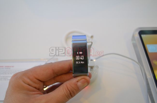 Huawei-talkband-b2-mwc15-6